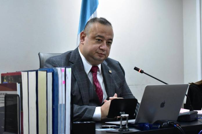Juez Mario Hichos recibió el expediente del caso Acuerdos Fraudulentos. Foto La Hora: Daniel Ramírez
